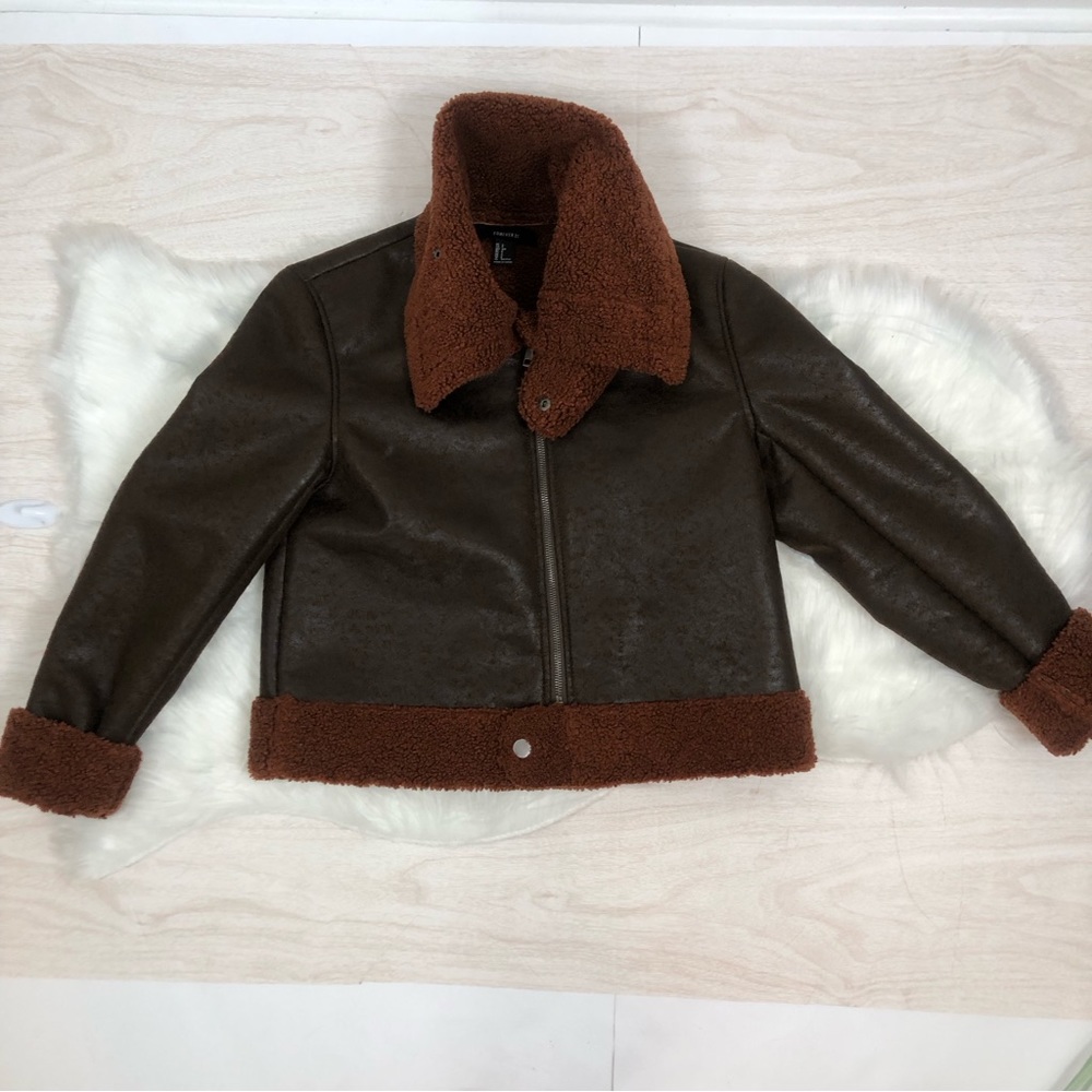 Forever 21 Sherpa and Faux Leather Bomber Jacket Size Small